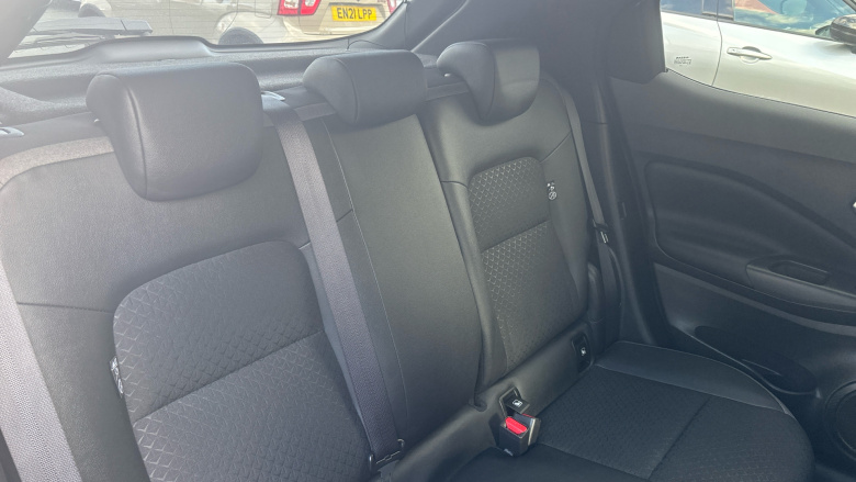 Nissan Juke 1.0 DiG-T N-Connecta 5dr Petrol Hatchback